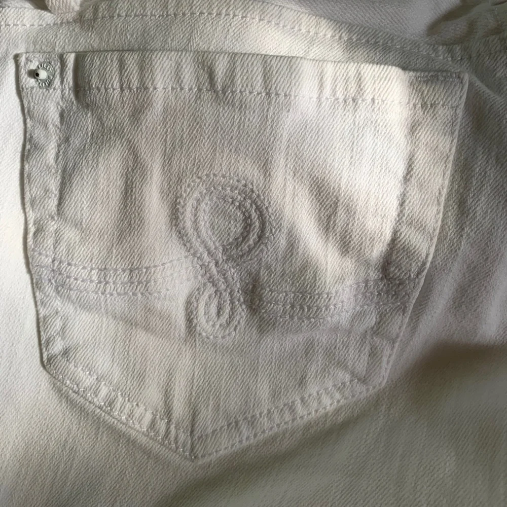 ๐ฅ SOLD ๐ฅ Lilly Pulitzer White Worth Skinny Mini Jeans - Picture 7 of 8